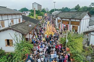 德布劳内英超中替补登场传射建功，曼城自2014年阿圭罗后首人